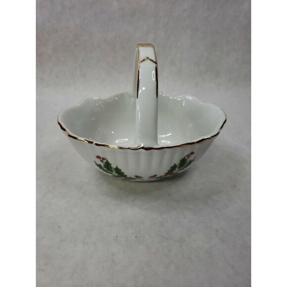 1987 Macy's All the Trimmings Holly Berry Gold Trim Christmas Bon Bon Basket - Picture 4 of 8